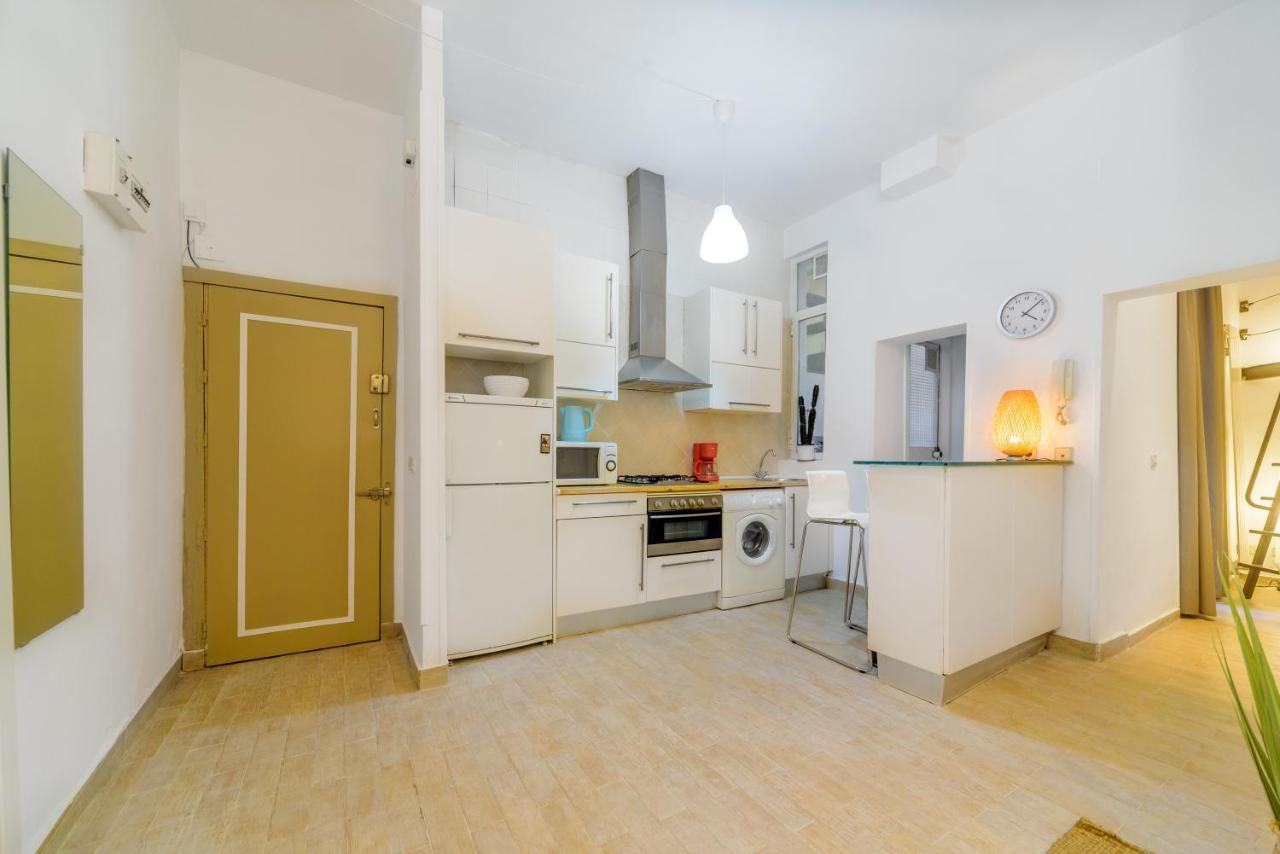 Appartamento Stylish Loft At Chueca'S Heart Madrid Esterno foto