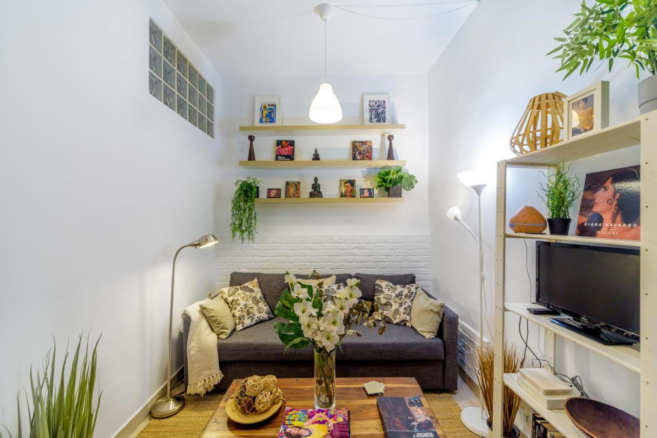 Appartamento Stylish Loft At Chueca'S Heart Madrid Esterno foto