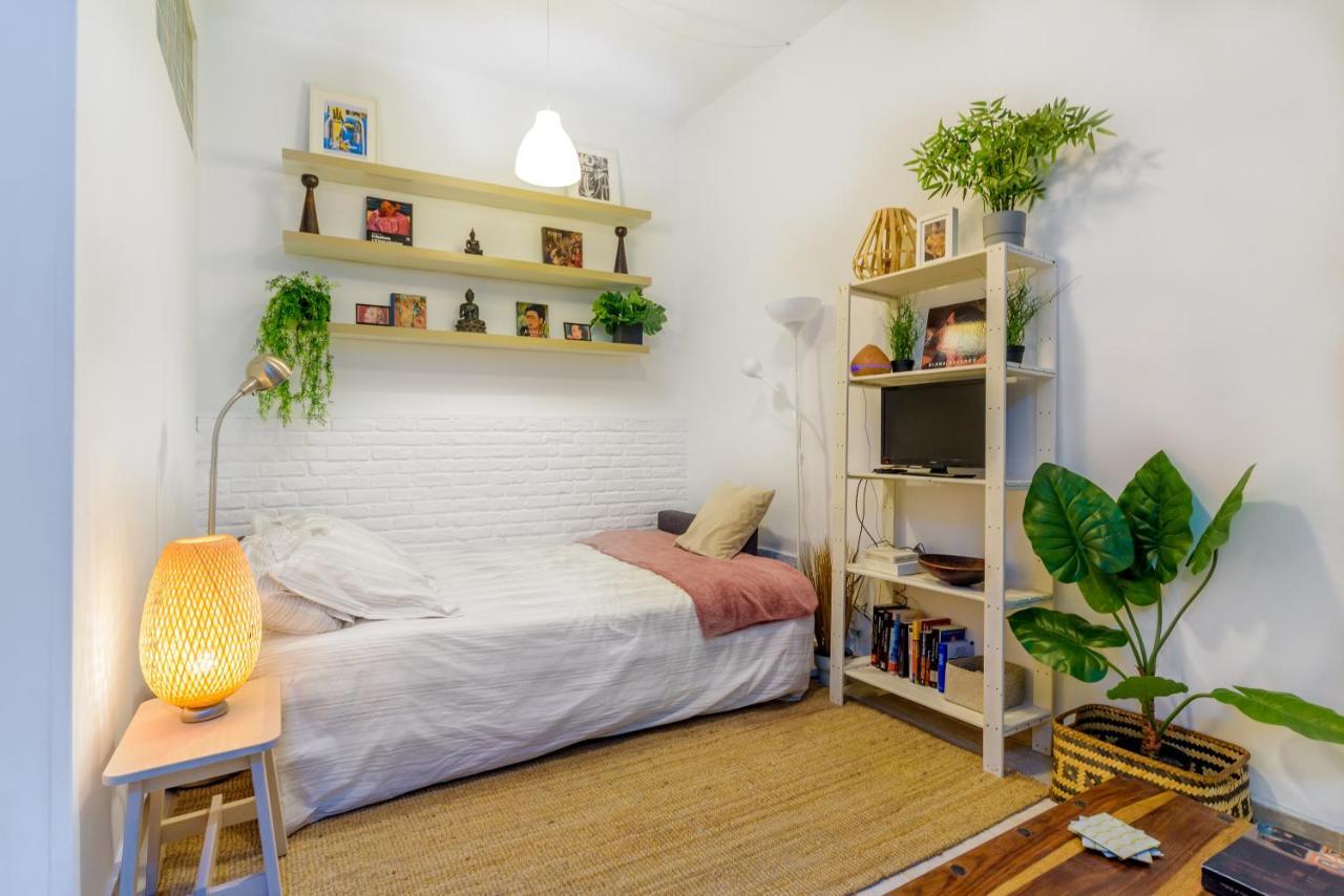 Appartamento Stylish Loft At Chueca'S Heart Madrid Esterno foto