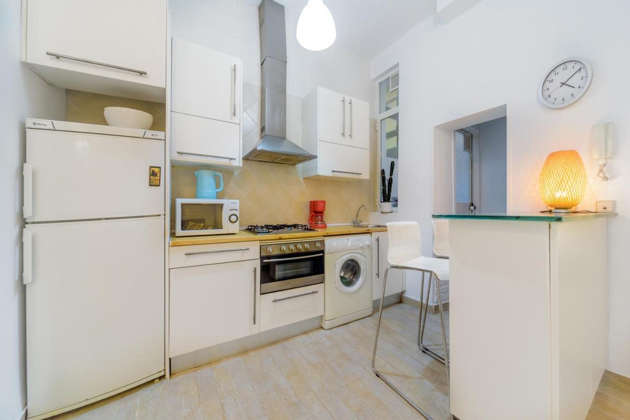 Appartamento Stylish Loft At Chueca'S Heart Madrid Esterno foto